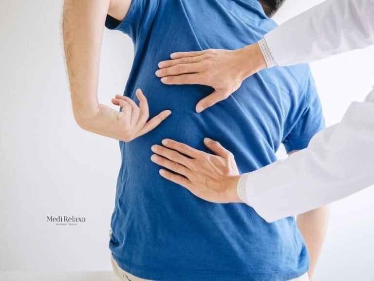 persona con dolor de espalda en la cintura