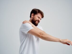 Pijn in de schouder met uitstraling naar arm en hand